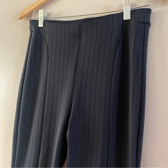 Alo Women’s Black High-Waist Pinstripe Zip It Flare Legging Soft Size SMALL? - Picture 5 of 13